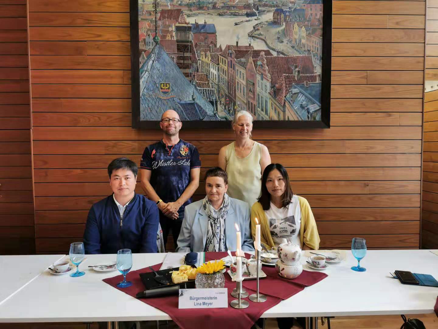 Die Emdener Bürgermeisterin Nina Meyer empfang die chinesische Gruppe im Rathaus.